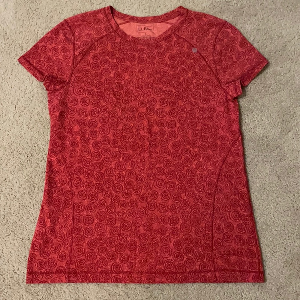 Women’s Size Small L.L.Bean Shirt. Dark Red/Maroon Design. Quality.